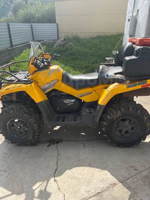 BRP Can-Am Outlander Max 800 XT. ,  \,   