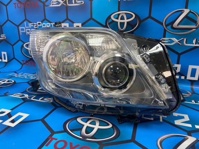Фара правая Toyota Land Cruiser 150 Prado 09-13