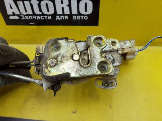 Купить Замок двери передний левый Toyota Duet M100A M101A M110A в ...