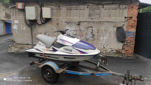 Yamaha WaveRunner. 2000  