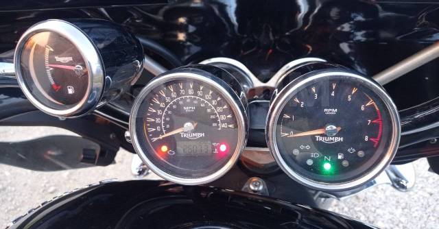 Triumph Rocket III. 2 300. ., , ,   