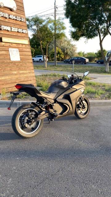 Yamaha YZF-R3. ,   