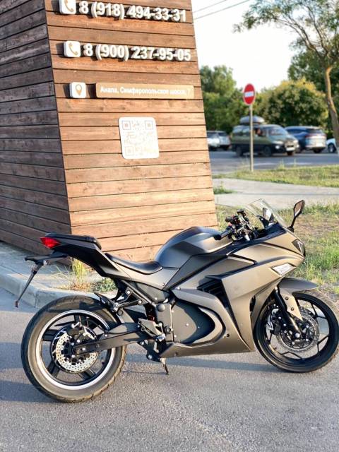 Yamaha YZF-R3. ,   