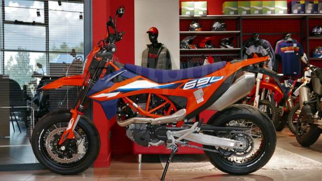 KTM 690 SMC-R. 690. ., , ,   