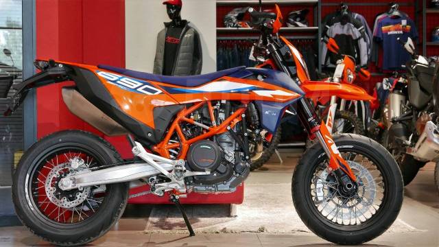 KTM 690 SMC-R. 690. ., , ,   