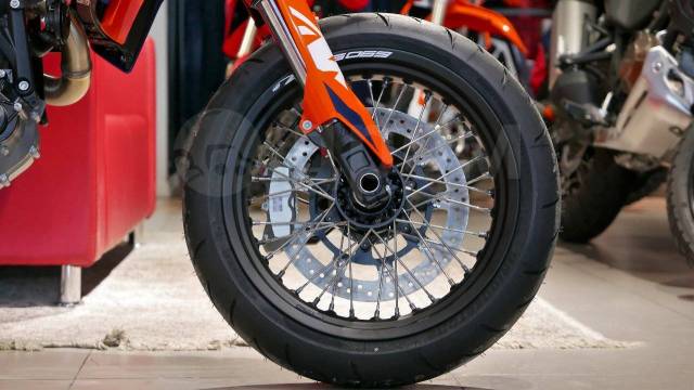 KTM 690 SMC-R. 690. ., , ,   