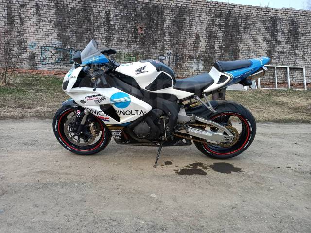 Honda CBR 1000RR Fireblade. 1 000. ., , ,   