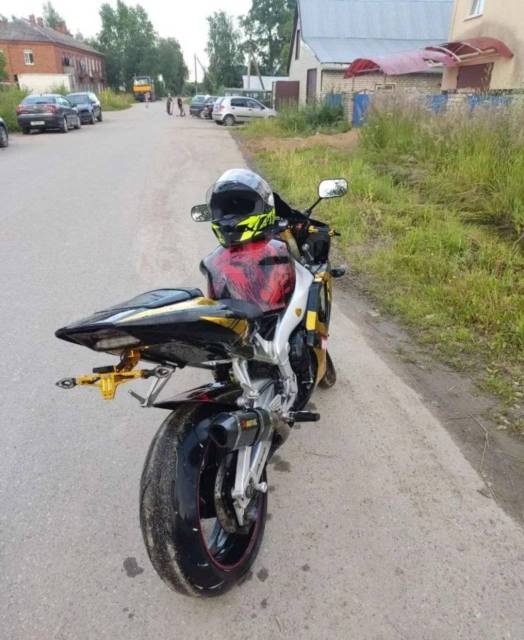 Yamaha R1. 1 000. ., , ,   