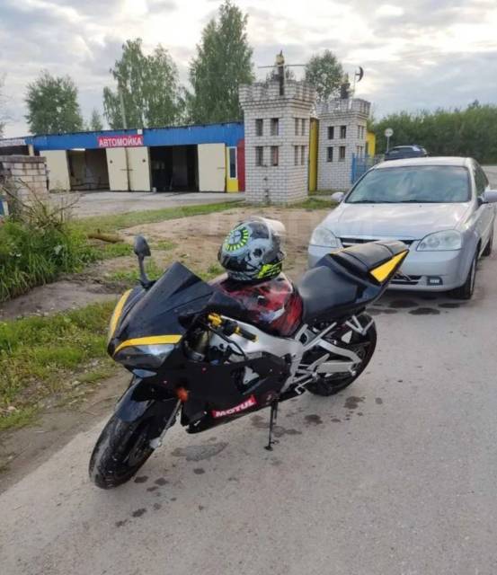 Yamaha R1. 1 000. ., , ,   