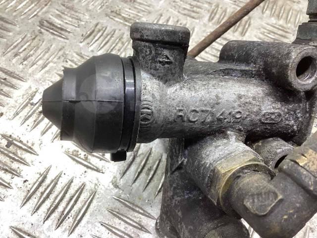 Купить Кран уровня подвески Schmitz SKO-24 2000 [A790842] в Москве по ...
