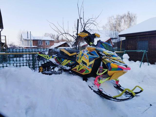 BRP Ski-Doo Summit. ,  ,   