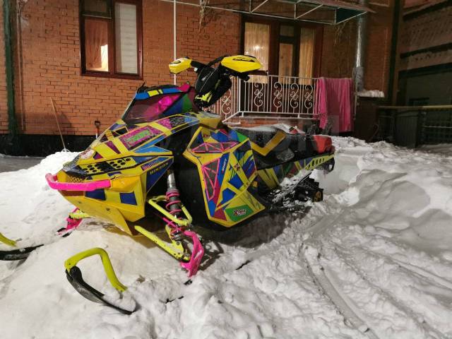 BRP Ski-Doo Summit. ,  ,   