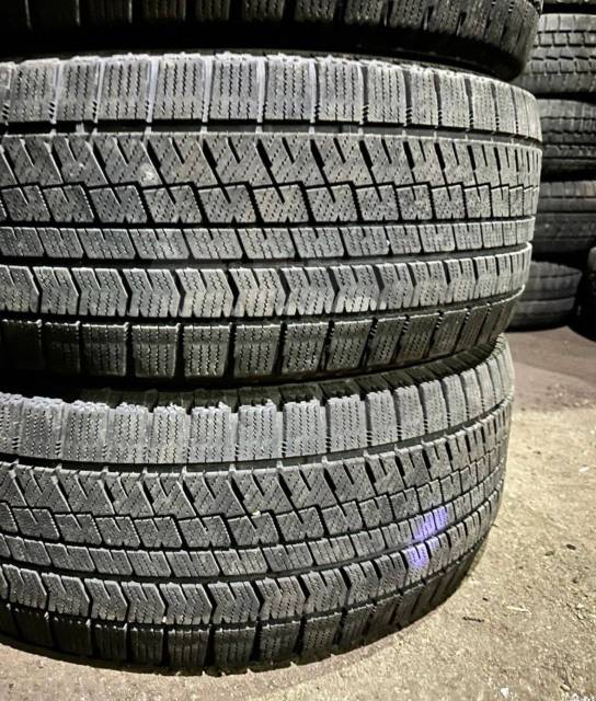 Bridgestone Blizzak VRX2, 235/50 R17 MADE IN JAPAN, 17