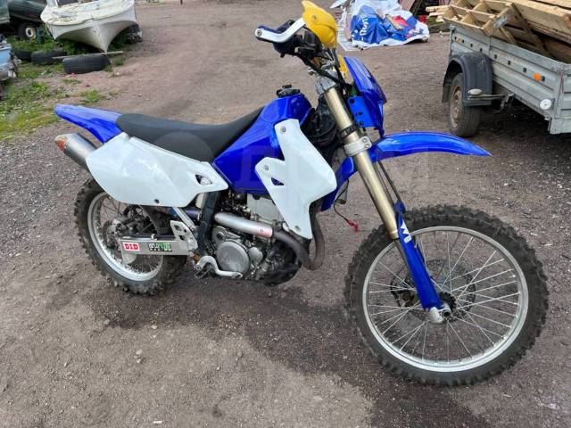 Suzuki DR-Z 400. ,   