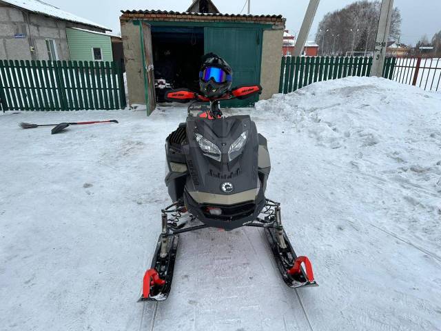 BRP Ski-Doo Summit. ,  ,   