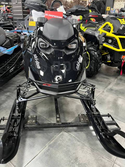 BRP Ski-Doo Summit X with Expert Package. ,  ,  .     