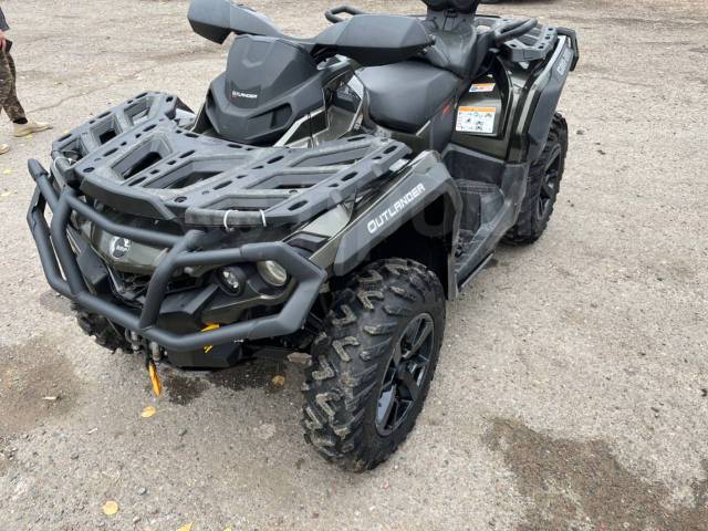 BRP Can-Am Outlander Max 650 XT. ,  \,   