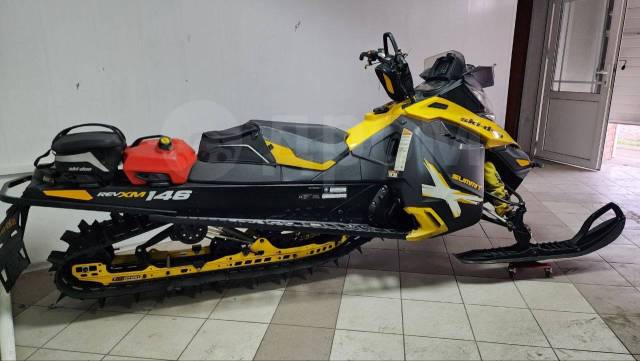 BRP Ski-Doo Summit. ,  ,   