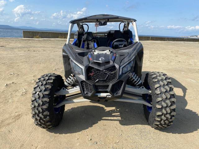 BRP Can-Am Maverick X RS Turbo RR. ,  \,   