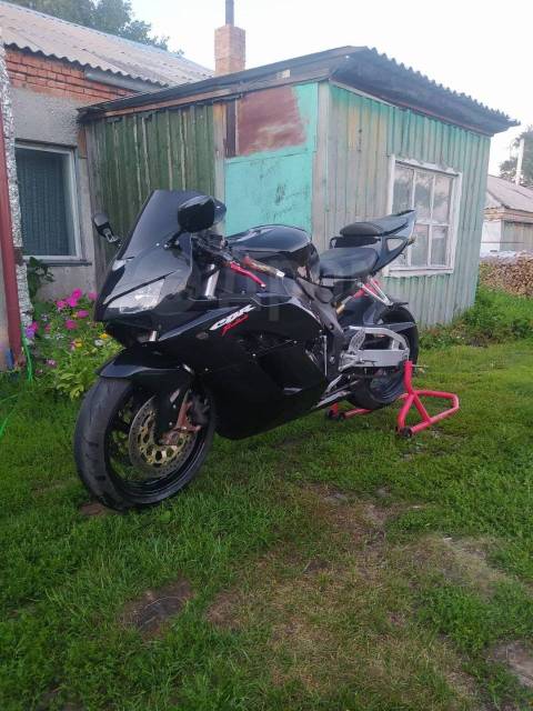 Honda CBR 1000RR Fireblade. 1 000. ., , ,   