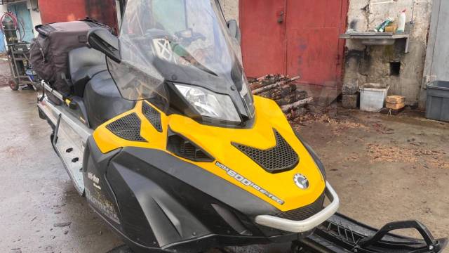 BRP Ski-Doo Skandic SWT. ,   