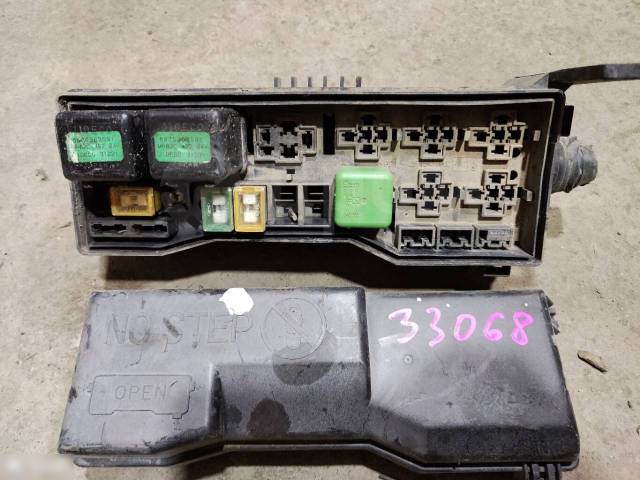 Предохранители исузу форвард. Блок предохранителей isuzu forward. Блок предохранителей исузу форвард. Блок предохранителей исузу эльф 4hf1. Isuzu forward предохранители.