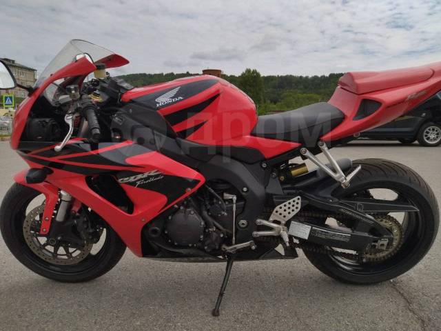 Honda CBR 1000RR Fireblade. 1 000. ., , ,   