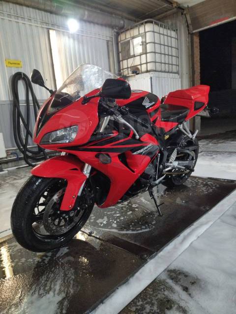 Honda CBR 1000RR Fireblade. 1 000. ., , ,   