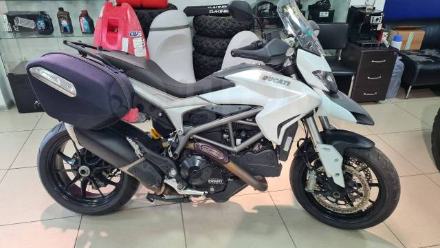 Ducati Hyperstrada 821