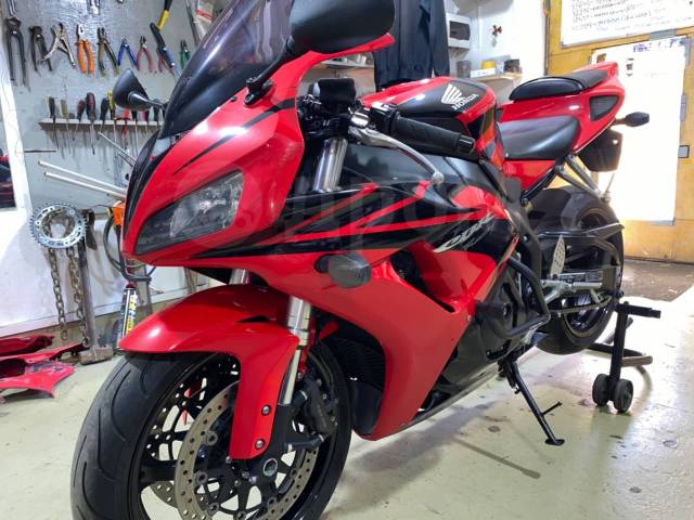 Honda CBR 1000RR Fireblade. 998. ., , ,   