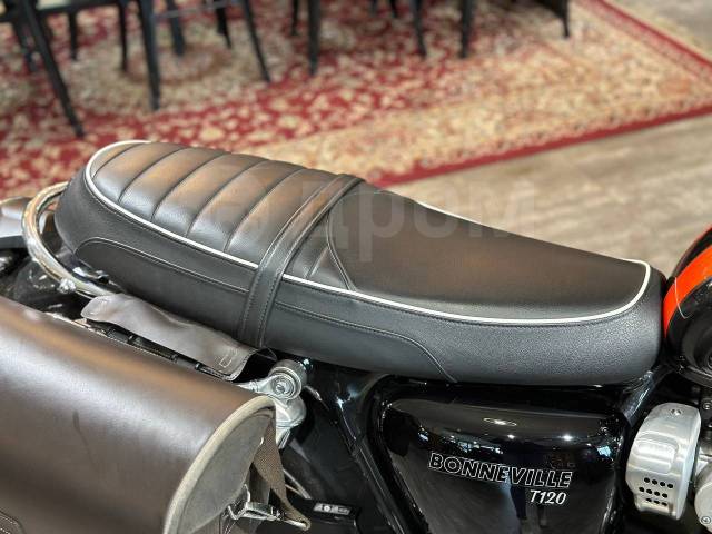 Triumph bonneville seat clearance cover