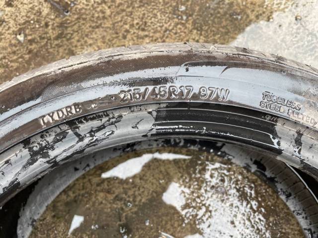 Toyo TYDRB, 215/45R17