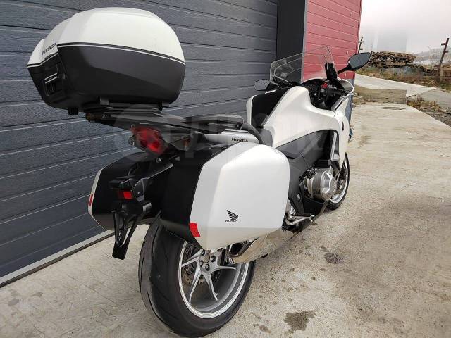 Honda VFR 1200F. 1 200. ., , ,   