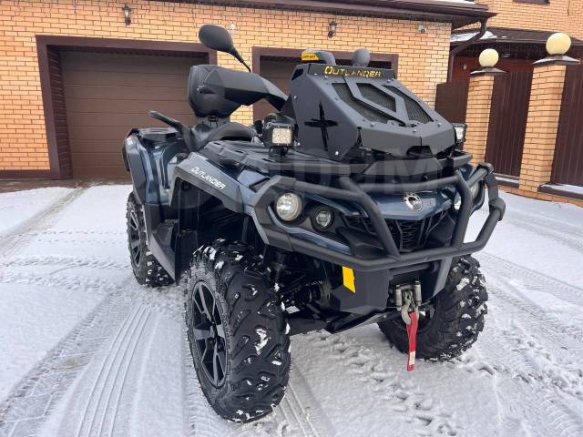 BRP Can-Am Outlander Max 1000R Limited. ,  \,   