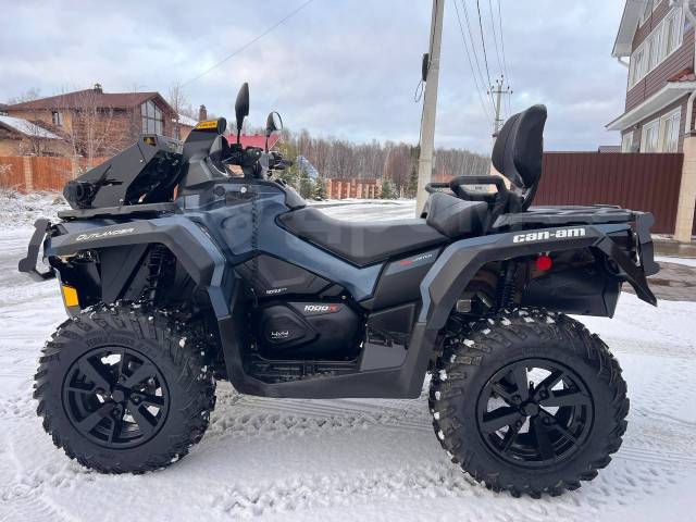 BRP Can-Am Outlander Max 1000R Limited. ,  \,   