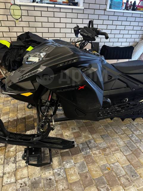 BRP Ski-Doo Summit X with Expert Package. ,  ,   