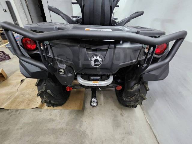 BRP Can-Am Outlander Max 570. ,  \,   