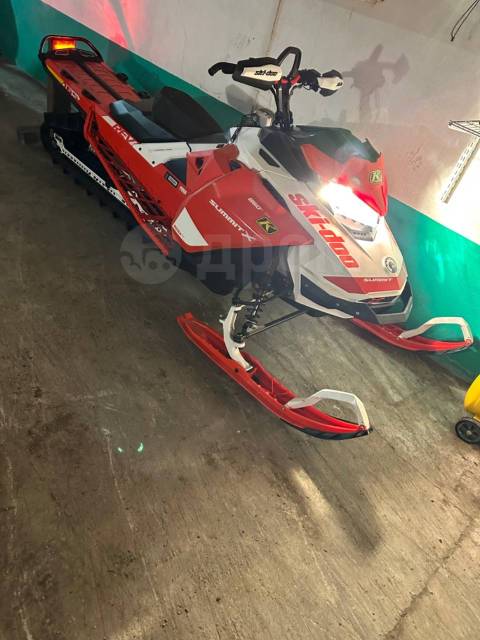 BRP Ski-Doo Summit X with Expert Package. ,  ,   