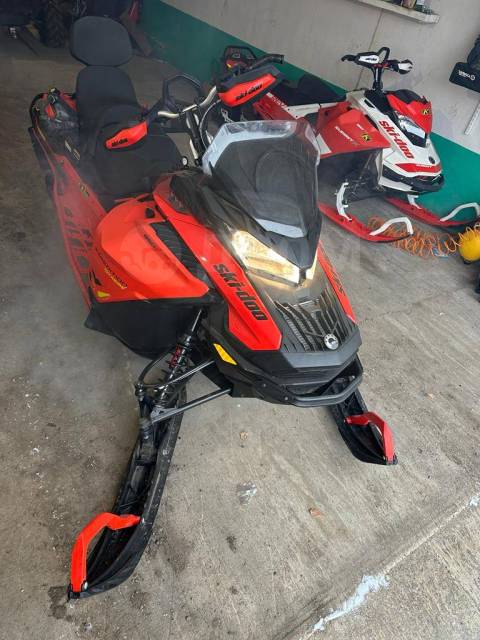 BRP Ski-Doo Summit X with Expert Package. ,  ,   