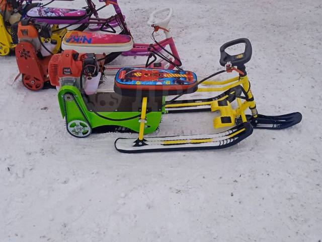 Детский снегоход с мотором