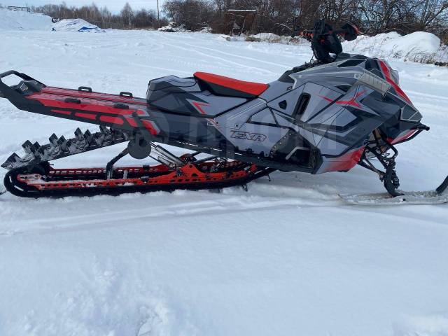 BRP Ski-Doo Summit X with Expert Package. ,  ,   