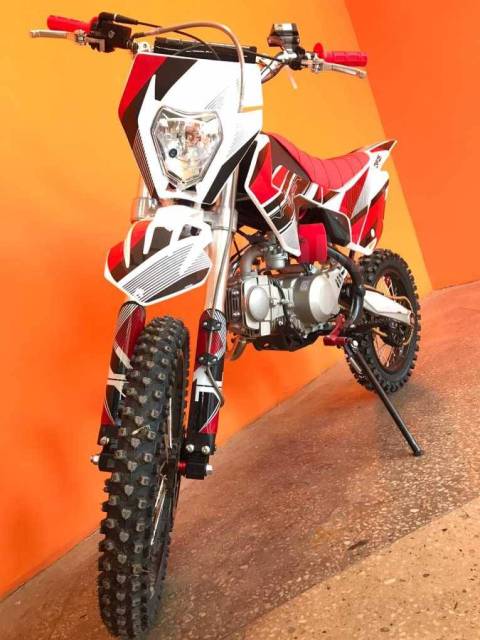 Racer Pitbike RC-CRF125 Start