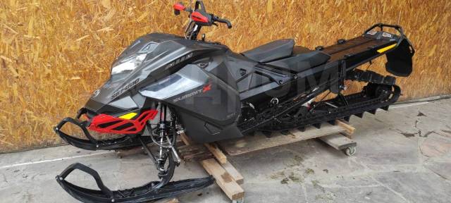 BRP Ski-Doo Summit X with Expert Package. ,   