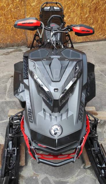 BRP Ski-Doo Summit X with Expert Package. ,   