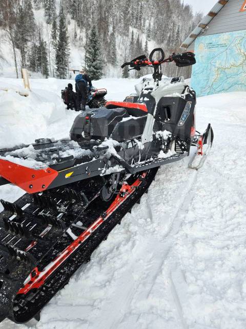 BRP Ski-Doo Summit X with Expert Package. ,  ,   