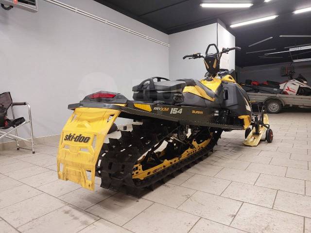 BRP Ski-Doo Summit. ,  ,   