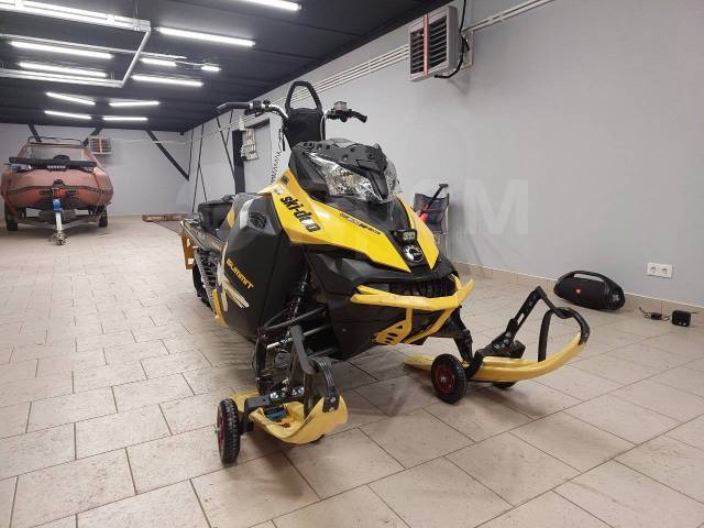 BRP Ski-Doo Summit. ,  ,   