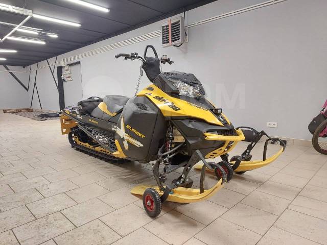 BRP Ski-Doo Summit. ,  ,   