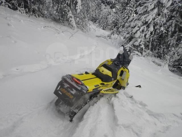 BRP Ski-Doo Summit. ,  ,   