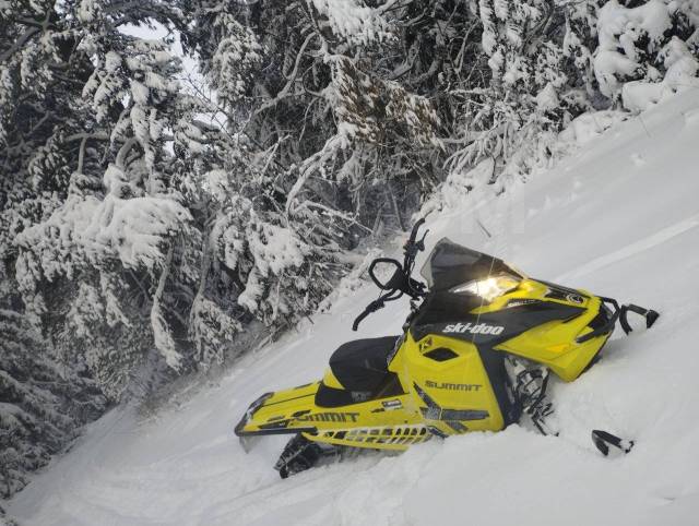 BRP Ski-Doo Summit. ,  ,   